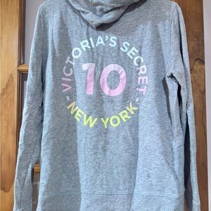 Victoria's Secret Heather Gray Top